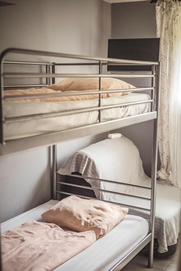 كراكوفيا 4 Couples & 4 Friends Hostel المظهر الخارجي الصورة