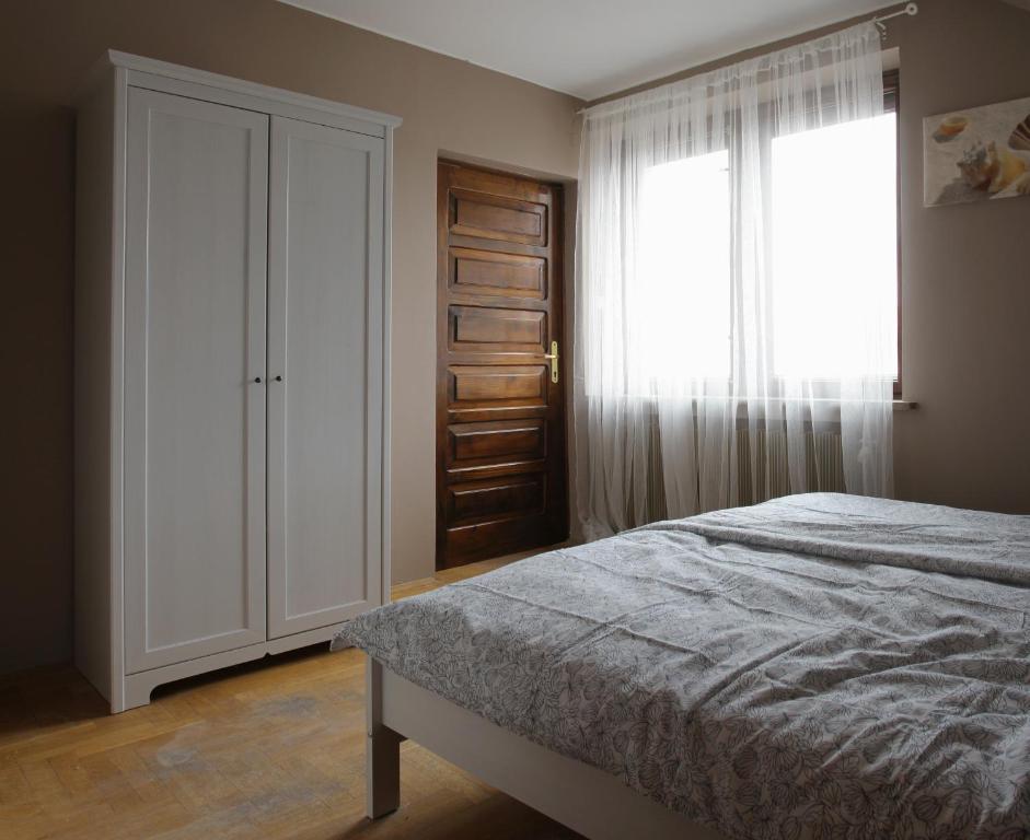 كراكوفيا 4 Couples & 4 Friends Hostel الغرفة الصورة